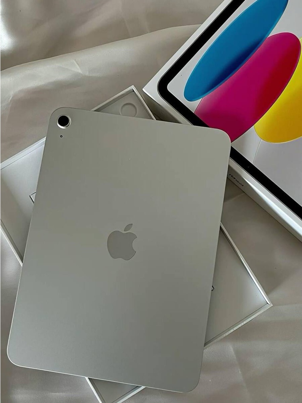 Apple iPad in Silver - Slim Aluminum Tablet